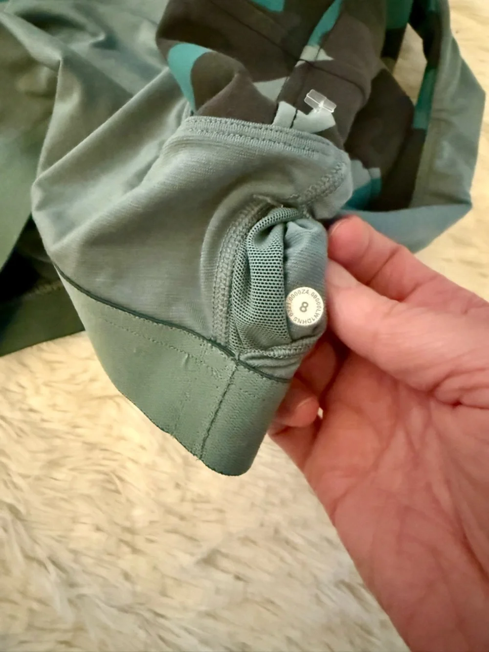 Lululemon Athletica Camo Cropped Tank Teal Green Black Gray Sz 8 Athleisure Gym - Picture 4 of 4